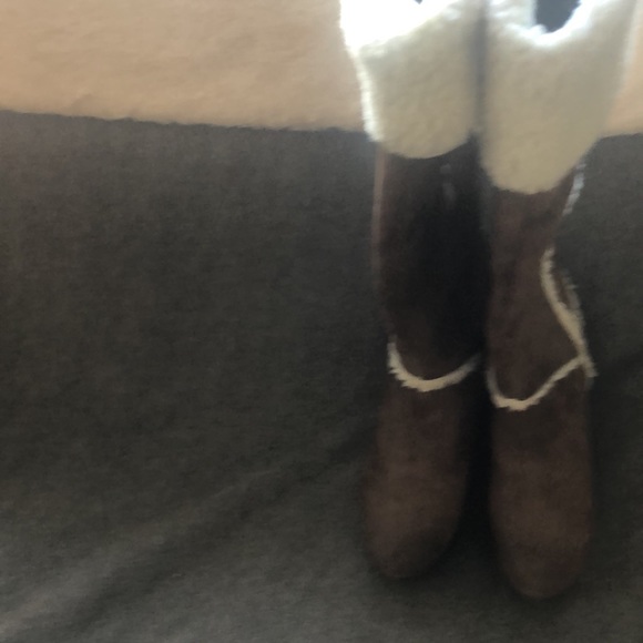 SBICCA “ Chippy” Faux Sherling Wedge Boots🤩❤️ - Picture 7 of 12